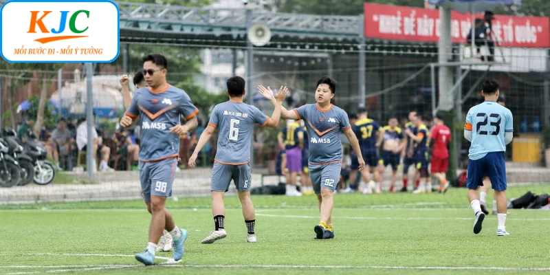 Những highlight giải bóng đá vô địch sân 9 Hà Nội mở rộng ấn tượng